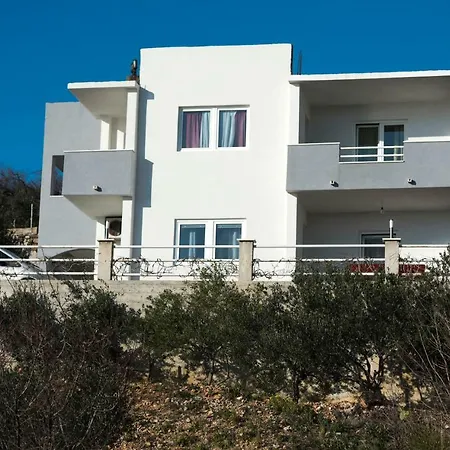 Mikas Apartman *