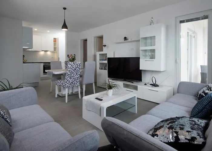 Mikas Appartement *